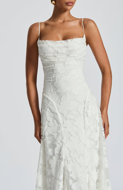 Clara Léon™ | L’élégance fluide en version maxi